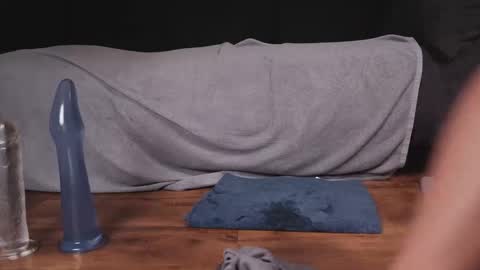 Annalee online show from December 18, 3:44 pm