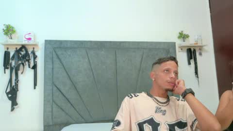 naughtyfusion_os online show from April 9, 12:11 pm