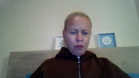 naughtyjennyblondeuk online show from April 22, 6:37 pm