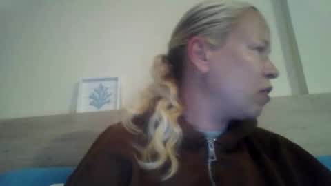 naughtyjennyblondeuk online show from May 1, 9:20 pm