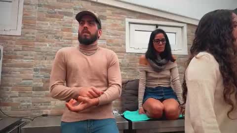 ANDREA STEPH  MIKE online show from February 3, 9:46 am