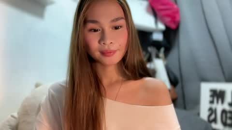 your girlfriend mira online show from April 13, 4:39 am