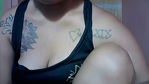 naughtymom_33 online show from October 20, 7:35 am