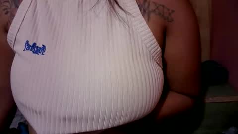 Snapshot of naughtymom_33 chatting on October 19, 7:35 am naughtymom_33 online show from October 19, 7:35 am