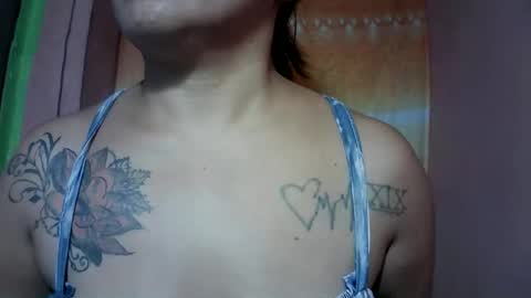 naughtymom_33 online show from November 4, 3:41 am