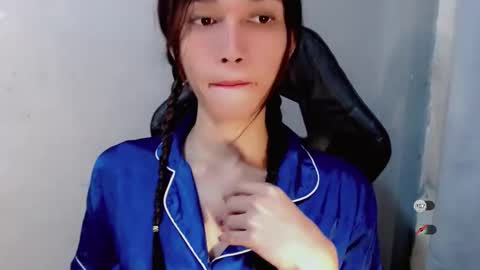 Snapshot of naughtysunshinepinay chatting on September 27, 8:34 am Celine online show from September 27, 8:34 am
