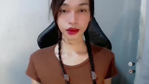 Snapshot of naughtysunshinepinay chatting on October 5, 7:39 am Celine online show from October 5, 7:39 am