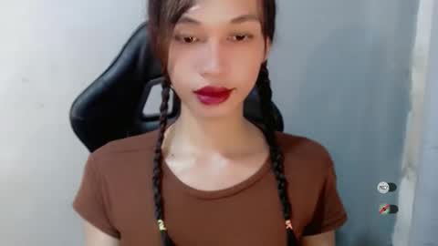 Snapshot of naughtysunshinepinay chatting on October 4, 6:11 am Celine online show from October 4, 6:11 am
