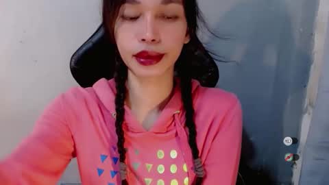 Snapshot of naughtysunshinepinay chatting on October 6, 7:48 am Celine online show from October 6, 7:48 am