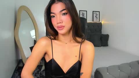 Snapshot of naughtyvixennova chatting on October 2, 1:37 am Cassie online show from October 2, 1:37 am