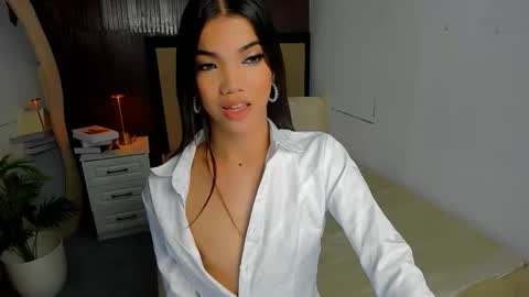Cassie online show from December 3, 4:18 pm