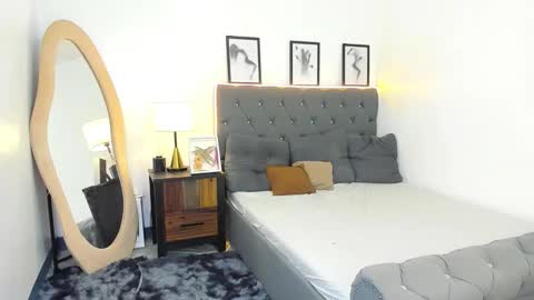 Snapshot of naughtyvixennova chatting on October 6, 5:58 am Cassie online show from October 6, 5:58 am