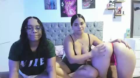 nay_and_aleja online show from May 15, 2:31 am