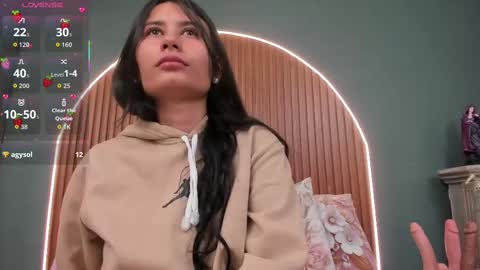 Snapshot of nayecloud chatting on October 15, 3:54 am Naye online show from October 15, 3:54 am