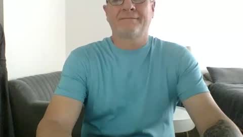 neckdown12 online show from November 7, 8:33 pm