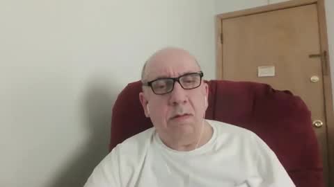 Tom online show from April 12, 6:34 pm