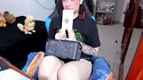 Geek Nicole    im Neeko UwU online show from March 22, 4:44 pm