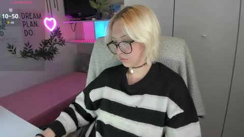 Kate online show from May 16, 8:51 pm