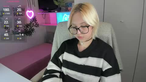 Kate online show from May 16, 8:40 pm