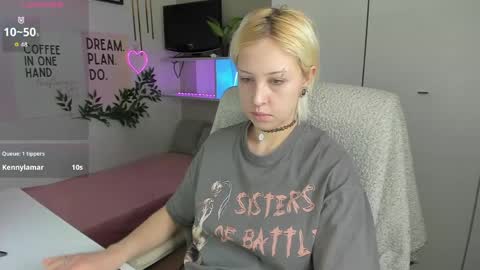 Kate online show from May 3, 8:59 pm