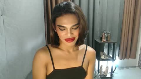 neomi online show from April 11, 4:33 pm