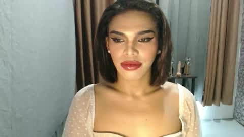 neomi online show from April 3, 10:22 am