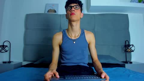  NeoRaptis  jhonatan  online show from February 22, 7:58 pm