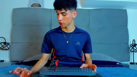  NeoRaptis  jhonatan  online show from March 10, 8:23 pm