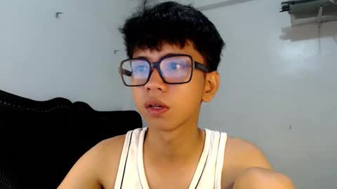 Ethan online show from May 24, 11:00 pm