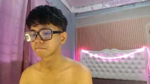 Ethan online show from July 18, 11:51 pm