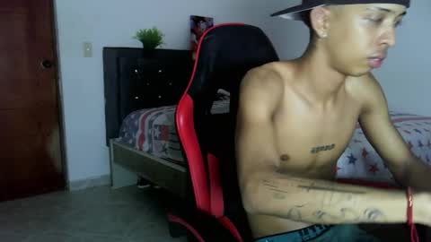 Snapshot of nerek_master chatting on October 7, 10:39 pm nerek master online show from October 7, 10:39 pm