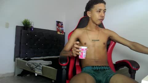 Snapshot of nerek_master chatting on October 1, 12:04 pm nerek master online show from October 1, 12:04 pm