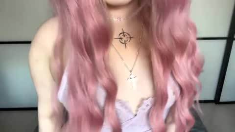 Lori online show from April 12, 1:26 pm