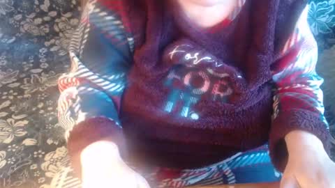 Snapshot of new_milf chatting on March 8, 2:51 pm Lilly online show from March 8, 2:51 pm