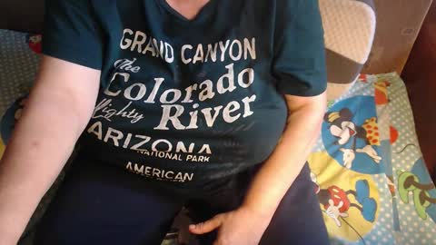 Snapshot of new_milf chatting on October 8, 7:36 am Lilly online show from October 8, 7:36 am