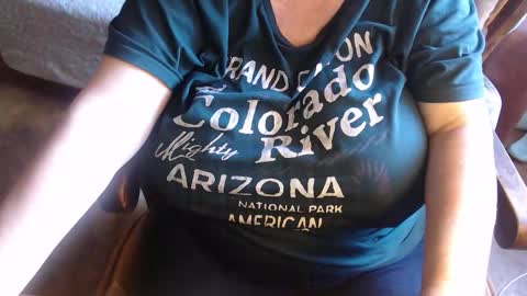 Snapshot of new_milf chatting on October 10, 11:27 am Lilly online show from October 10, 11:27 am
