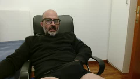 simi online show from November 6, 8:01 pm