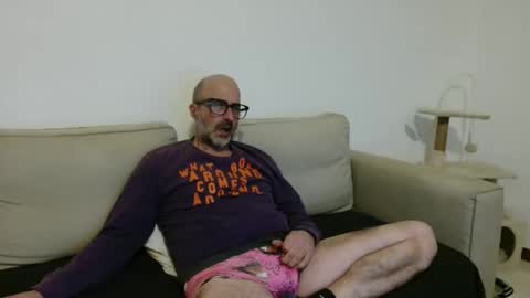 simi online show from December 13, 8:15 pm