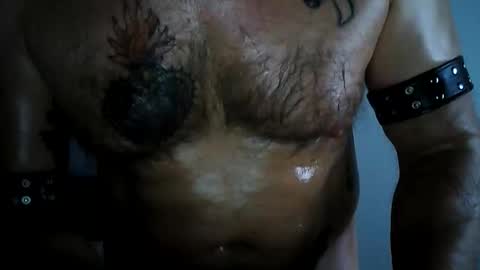 newcamboy1 online show from April 2, 1:02 am