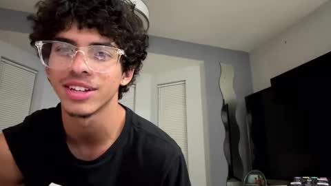 nextinline05 online show from October 11, 3:44 am