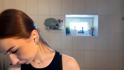 Kate Ng online show from April 16, 5:51 am