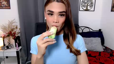 hottie nicole online show from March 9, 6:06 am