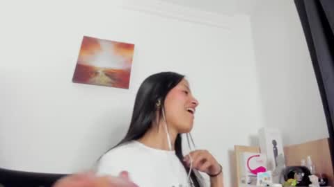 laura  online show from July 22, 12:35 am