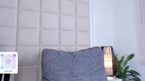 Snapshot of nia_bunny chatting on September 23, 1:05 pm Nia online show from September 23, 1:05 pm