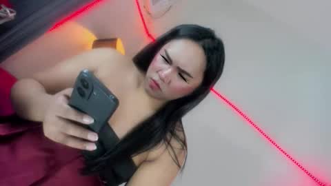 nia_jaxx online show from May 15, 7:10 pm
