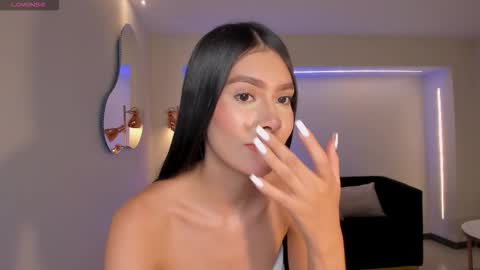 Call me Nia  online show from January 31, 7:11 pm