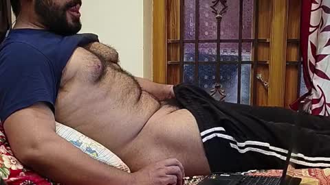 Snapshot of nice_guy_4u_ chatting on December 16, 12:06 pm Robin online show from December 16, 12:06 pm