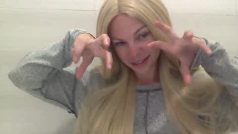 Amber online show from October 29, 11:01 am