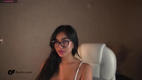 Snapshot of nichole__evans chatting on October 22, 1:53 am nichole__evans online show from October 22, 1:53 am