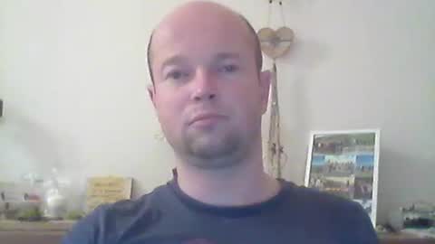 nick1990b online show from October 9, 6:02 pm